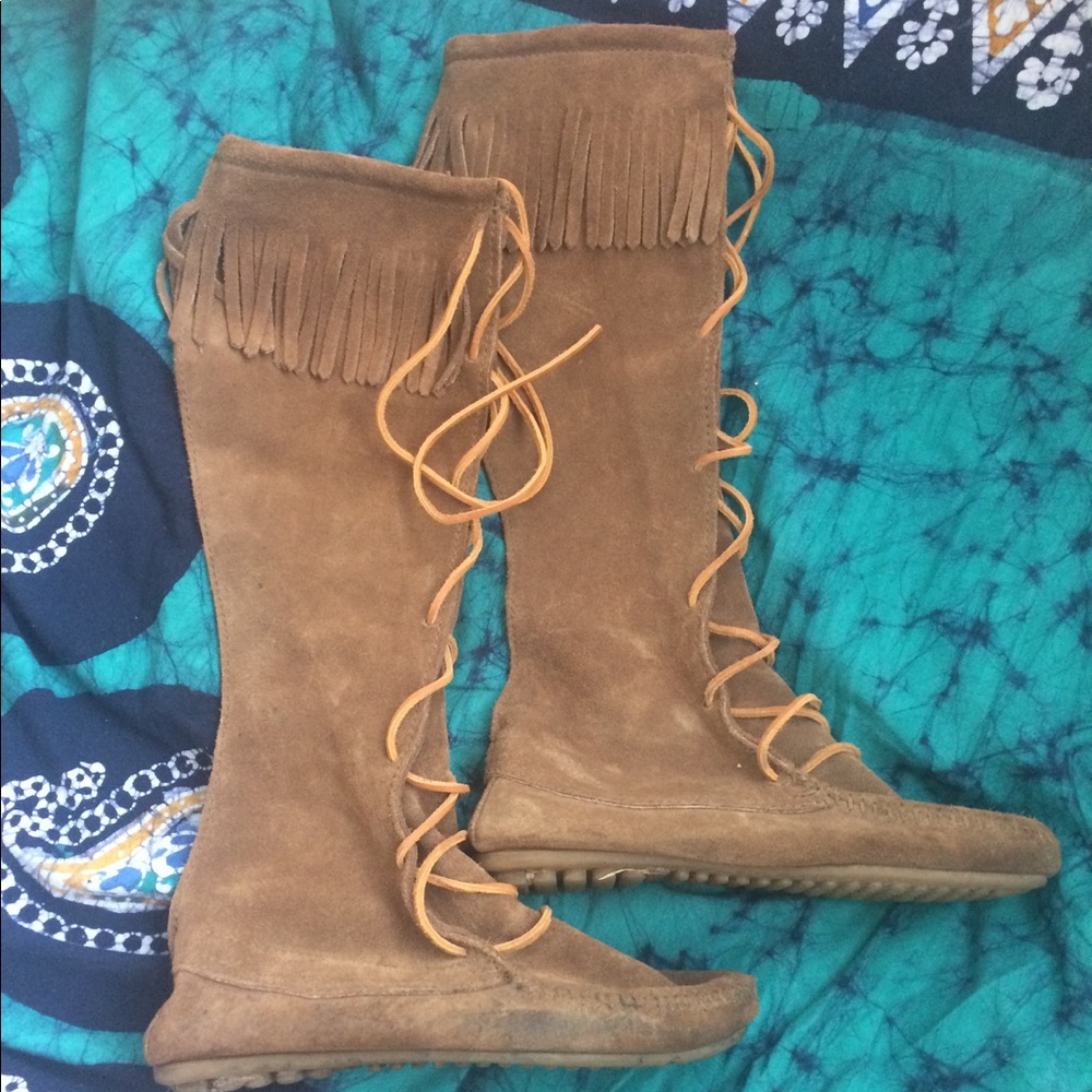 Minnetonka high lace up boots